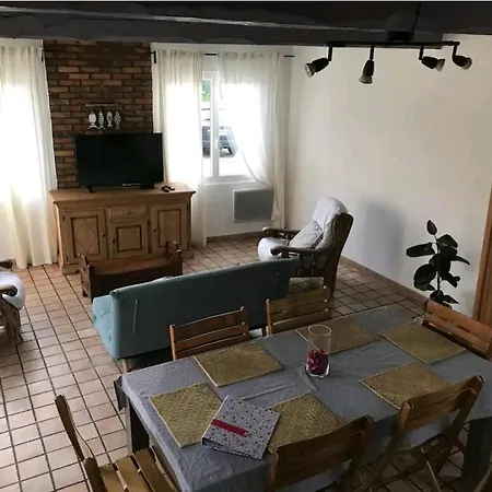 Aurelien Et Charlotte Apartment