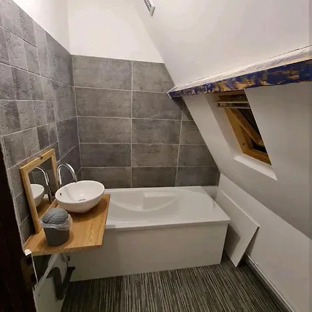 Aurelien Et Charlotte Apartment